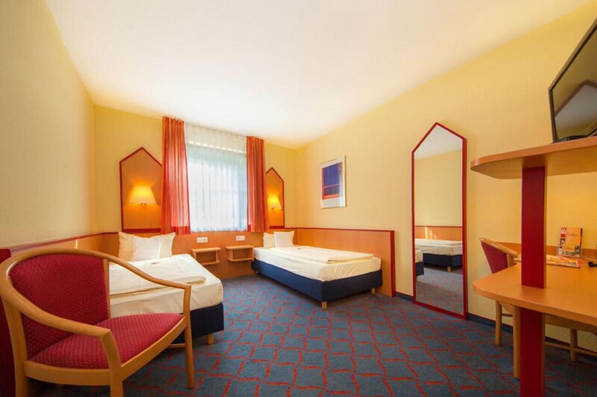 Montana Hotel Senden Bagian luar foto